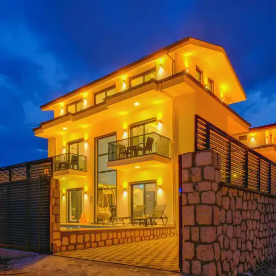 Fethiye’nin Kalbinde Konfor ve Mahremiyet Sunan Korunaklı Havuzlu Villa