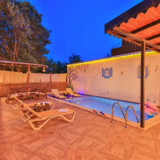 Kaş’ın Yamaçlarında Doğayla Baş Başa Plajlara Kolay Ulaşım Sağlayan Villa