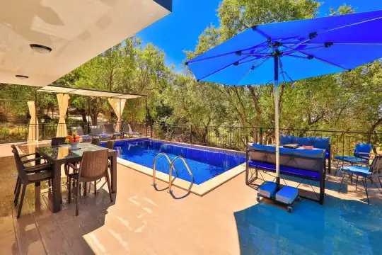 Kaş’ta 8 Kişilik Modern Mutfak ve Lüks Detaylarla Ekonomik Villa