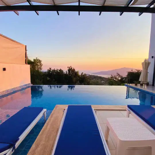 Kalkan’da Lüks ve Mahremiyet Sunan Deniz Manzaralı Villa
