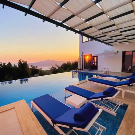Kalkan’da Lüks ve Mahremiyet Sunan Deniz Manzaralı Villa